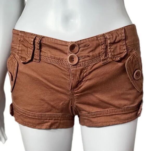 XOXO Pants - XOXO Rustic Cargo Short Shorts (Size 1/2)
